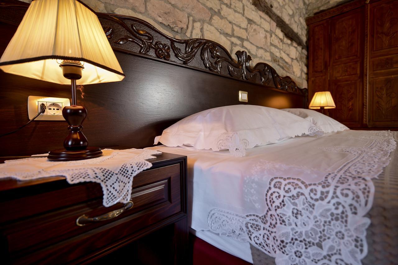 Hotel Kalemi 2 Gjirokastër Dış mekan fotoğraf
